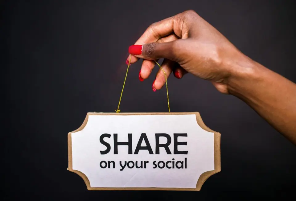 Building Social Share Buttons for My Next.js Blog: A Step-by-Step Journey